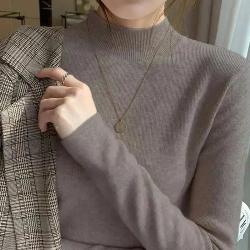Ribbed Mock Neck Pullover
